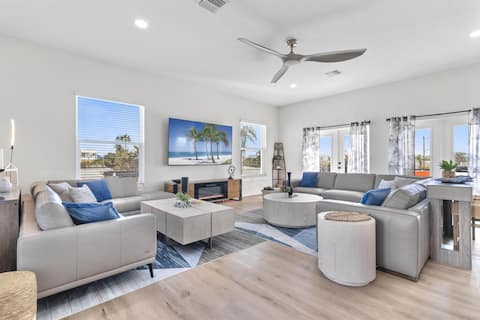 Huge Family Home - Walk to Beach