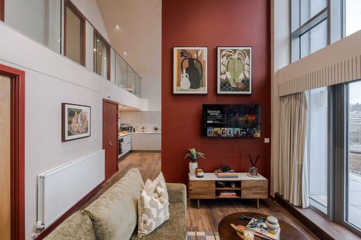 Opulent Penthouse | High-End Living w/ Views gallery image 5