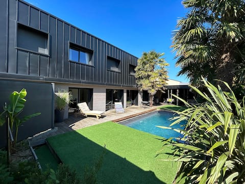 Le Loft Black & Wood – with private pool