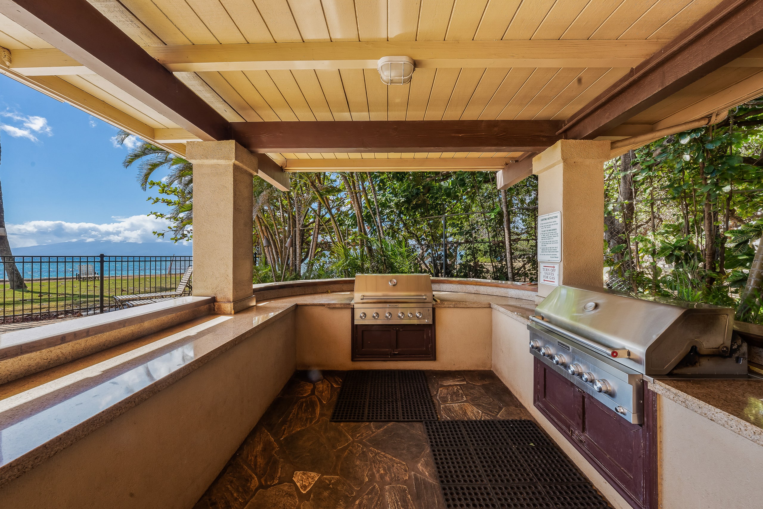 Condo in Lahaina · ★4.89 · 2 bedrooms · 3 beds · 2 baths - Image 78