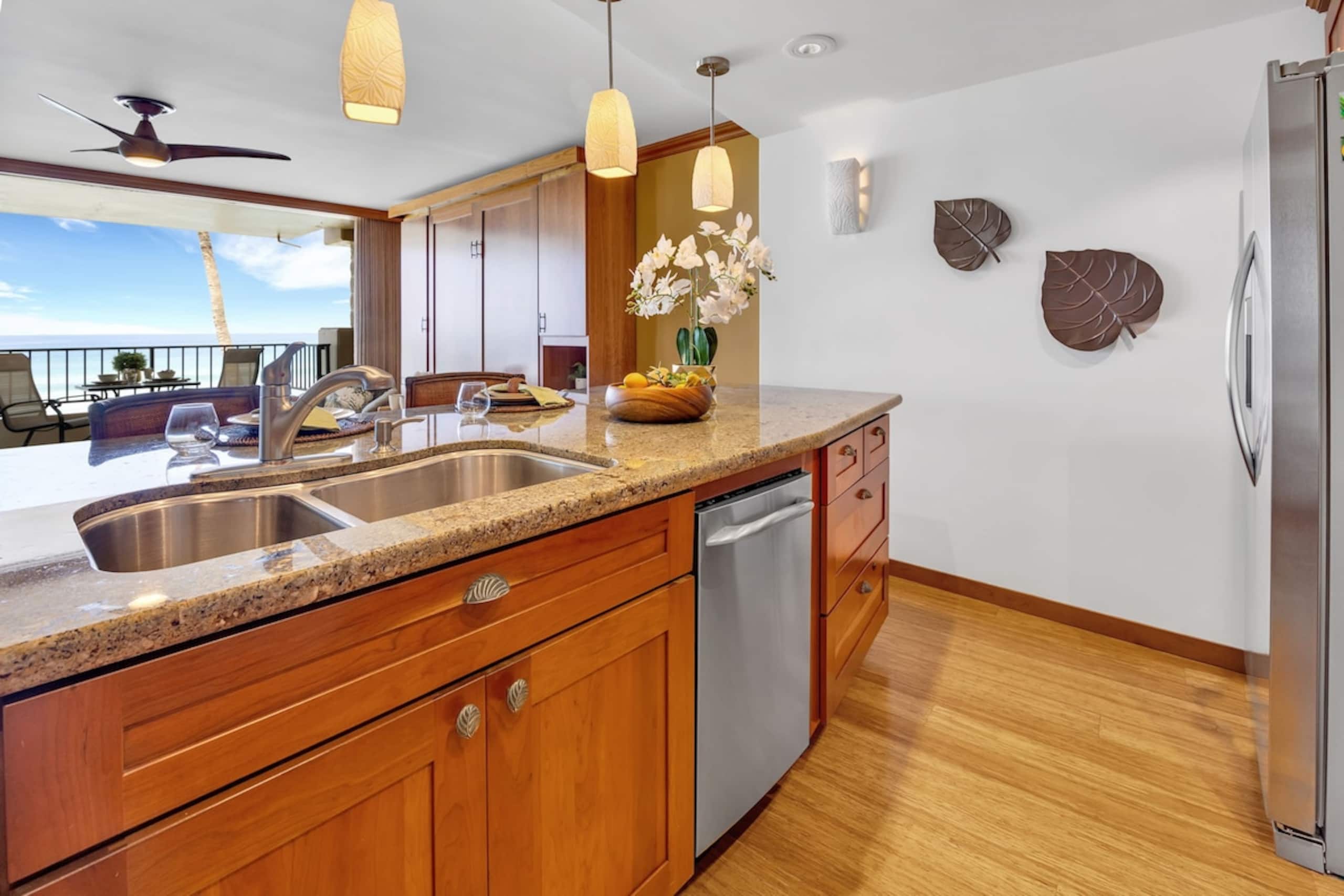 Condo in Lahaina · ★4.89 · 2 bedrooms · 3 beds · 2 baths - Image 11