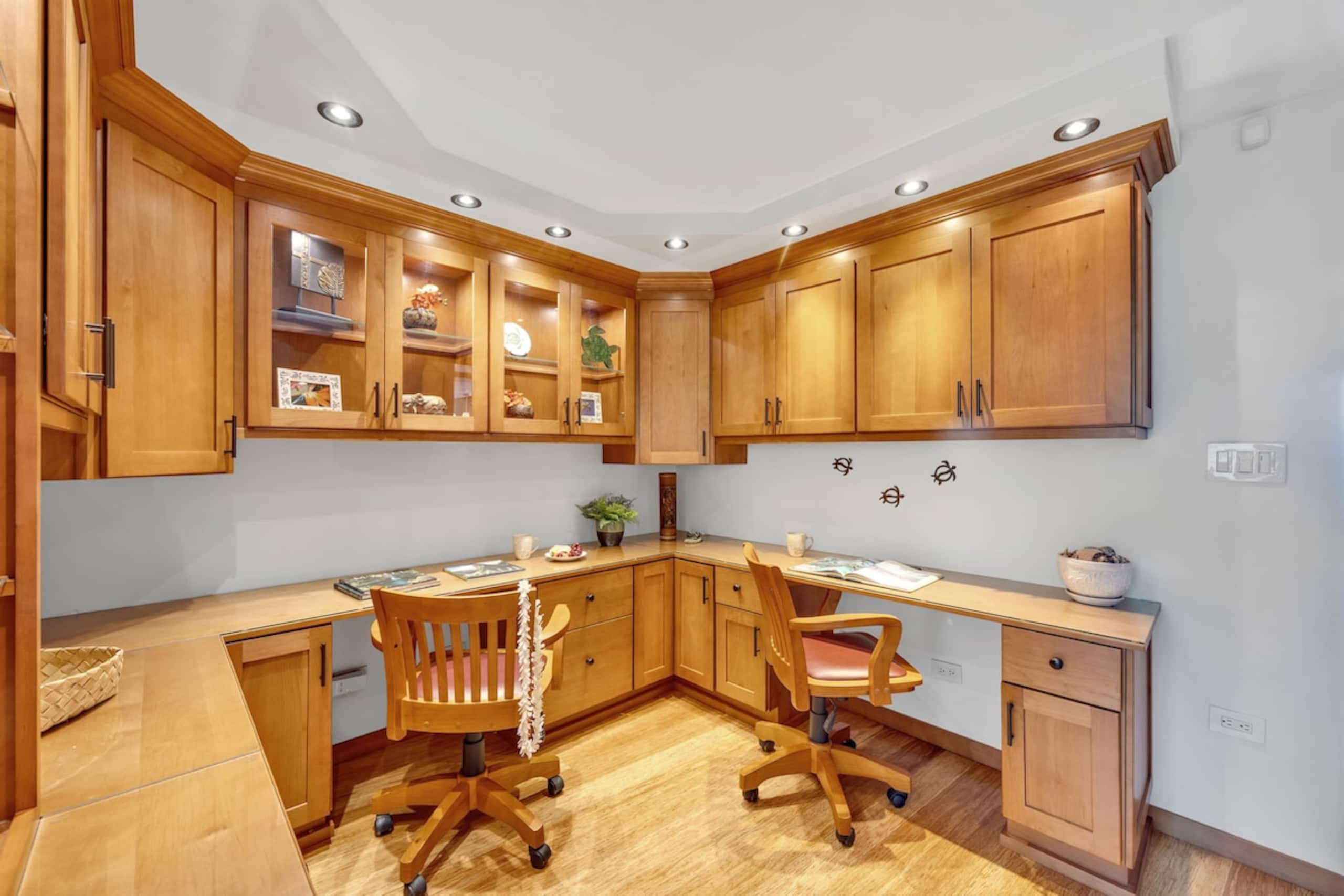 Condo in Lahaina · ★4.89 · 2 bedrooms · 3 beds · 2 baths - Image 35