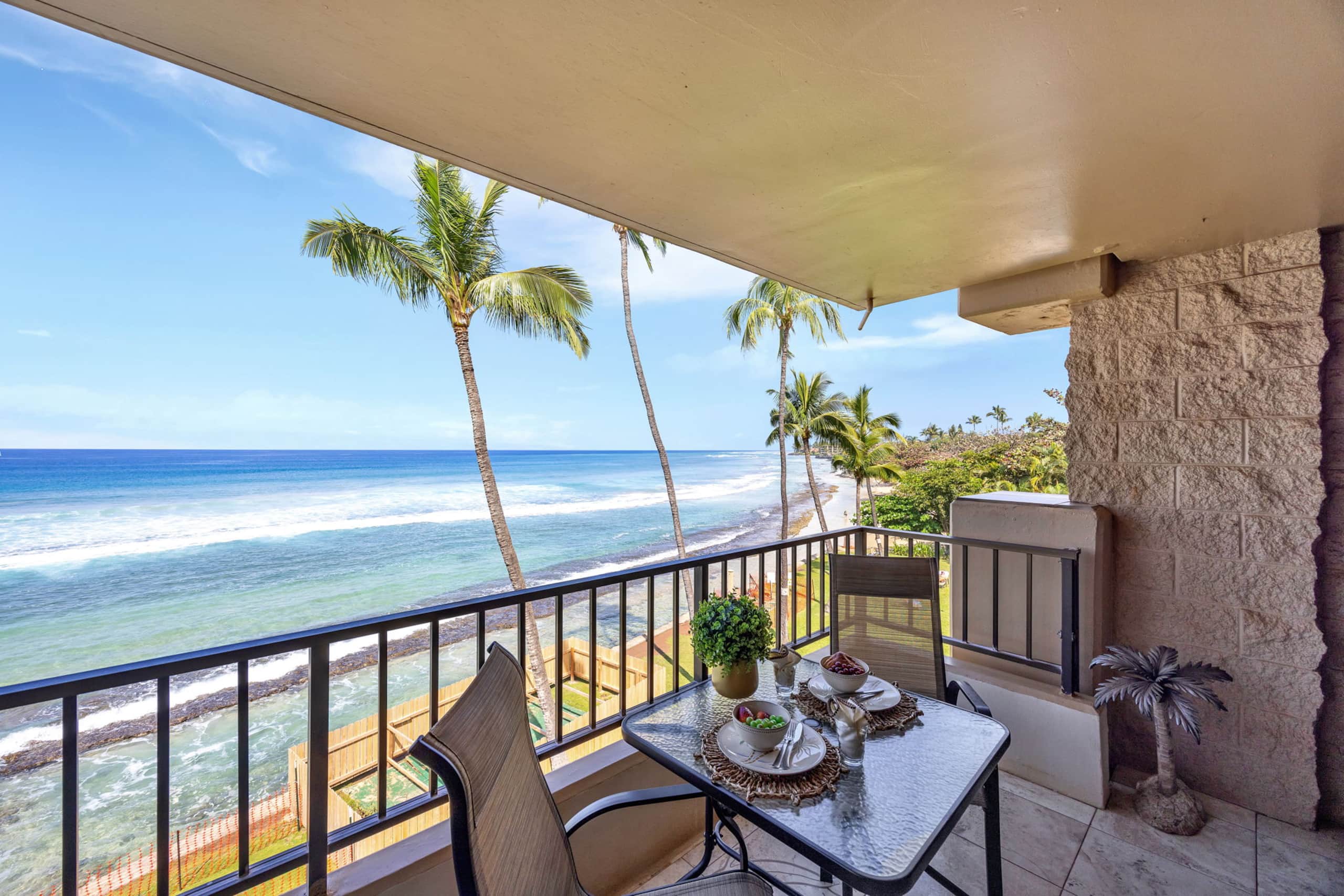 Condo in Lahaina · ★4.89 · 2 bedrooms · 3 beds · 2 baths - Image 1