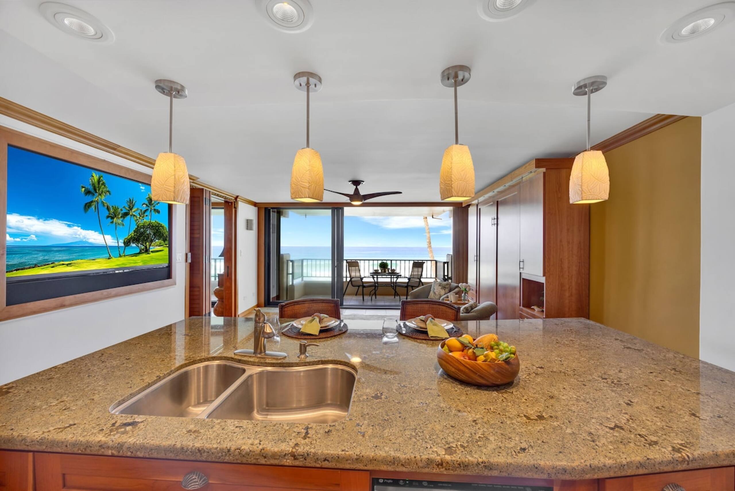 Condo in Lahaina · ★4.89 · 2 bedrooms · 3 beds · 2 baths - Image 12