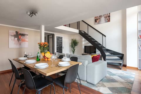Spacious 5-bedrooms Apart in Prague | Balcony