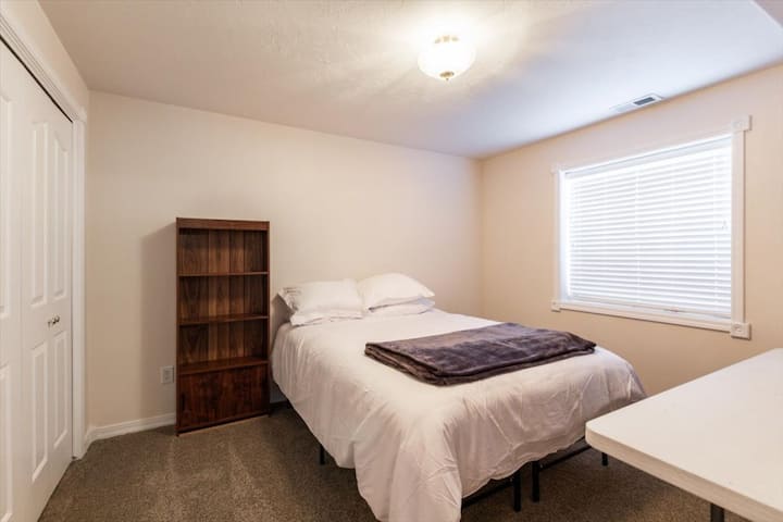 Dormitorio 4 - Cama tamaño queen