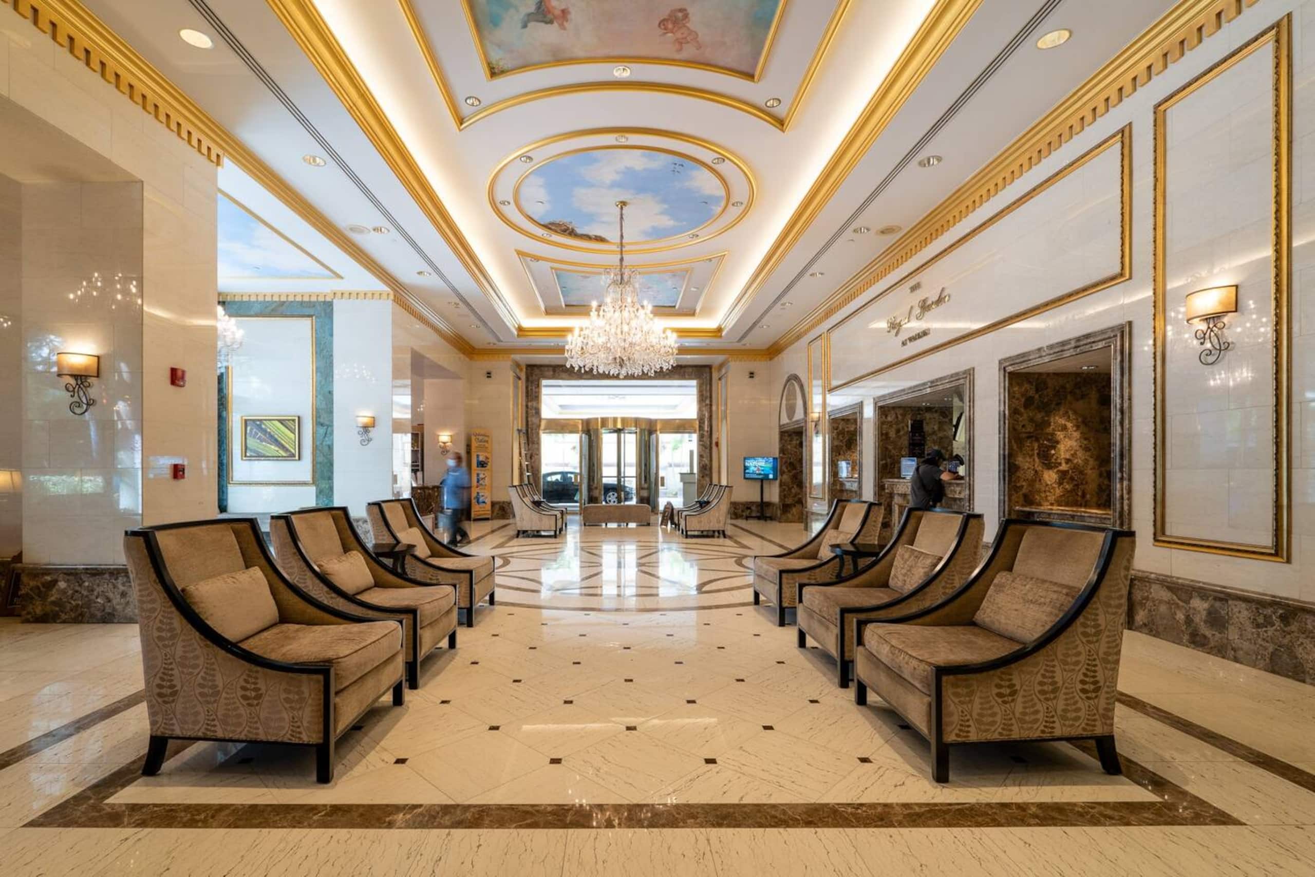 Resort in Honolulu · ★4.98 · 1 bedroom · 2 beds · 1 private bath - Image 29