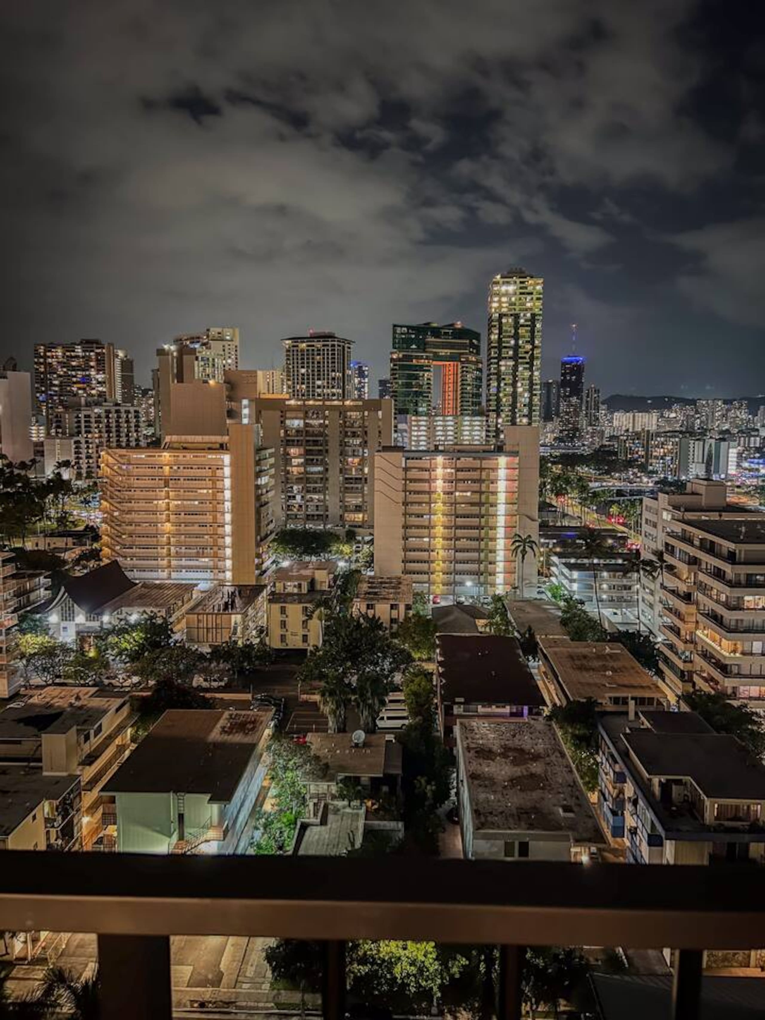 Resort in Honolulu · ★4.98 · 1 bedroom · 2 beds · 1 private bath - Image 21