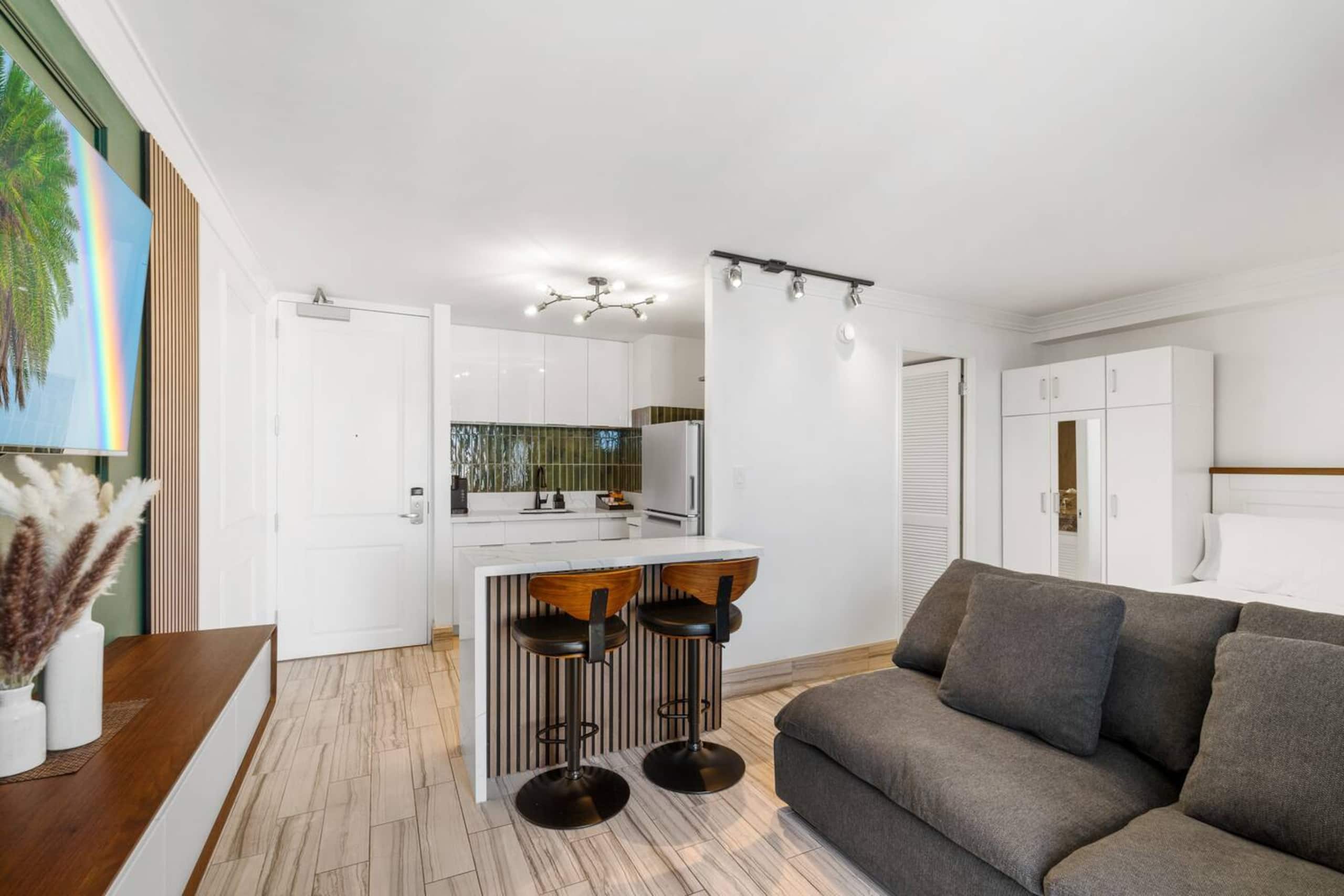 Resort in Honolulu · ★4.98 · 1 bedroom · 2 beds · 1 private bath - Image 3