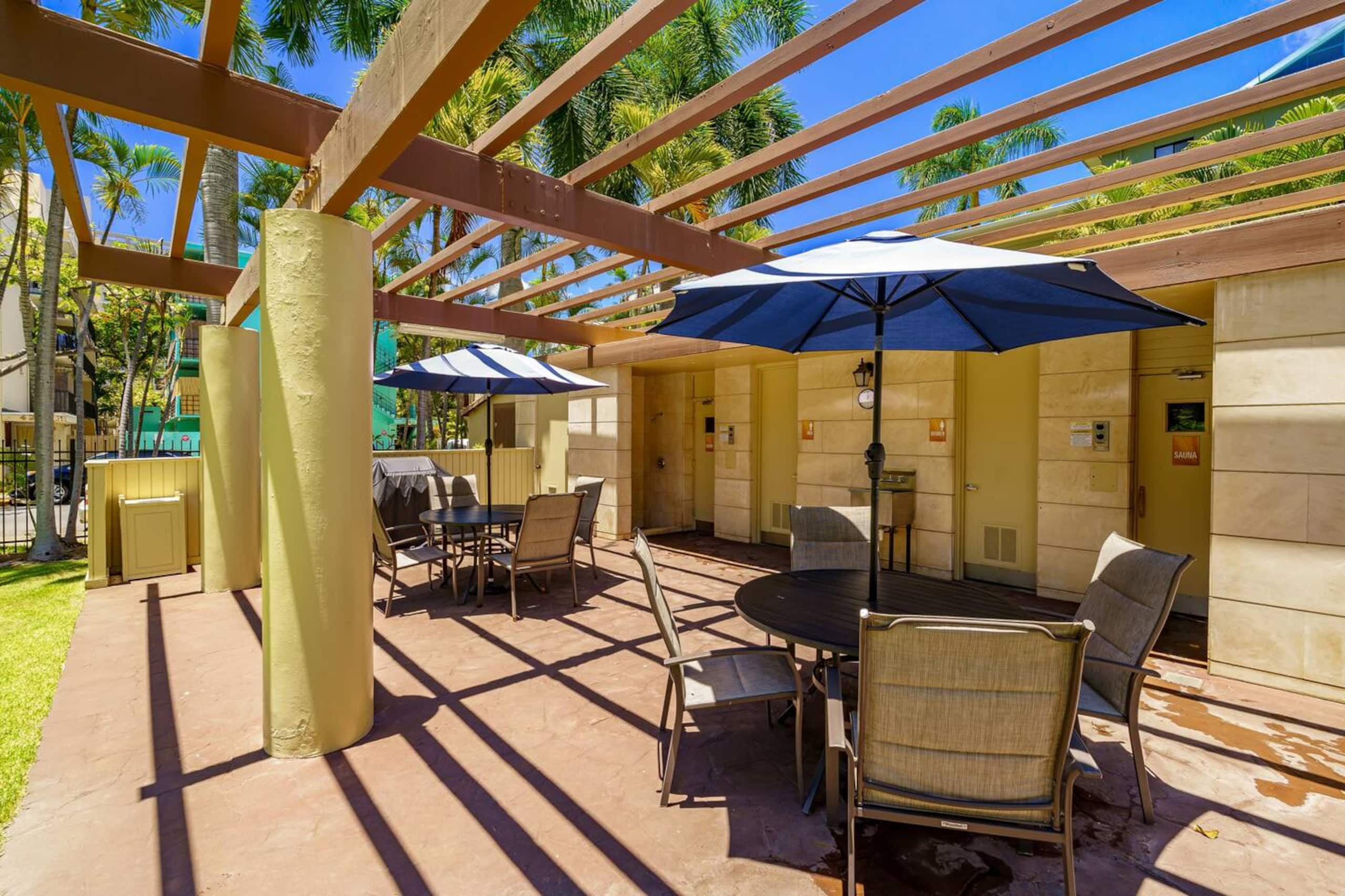 Resort in Honolulu · ★4.98 · 1 bedroom · 2 beds · 1 private bath - Image 35