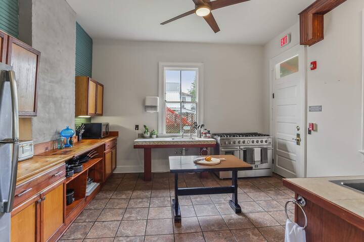 Site 61 Historic Guesthouse – 9 Rooms, 13 Beds gallery image 5