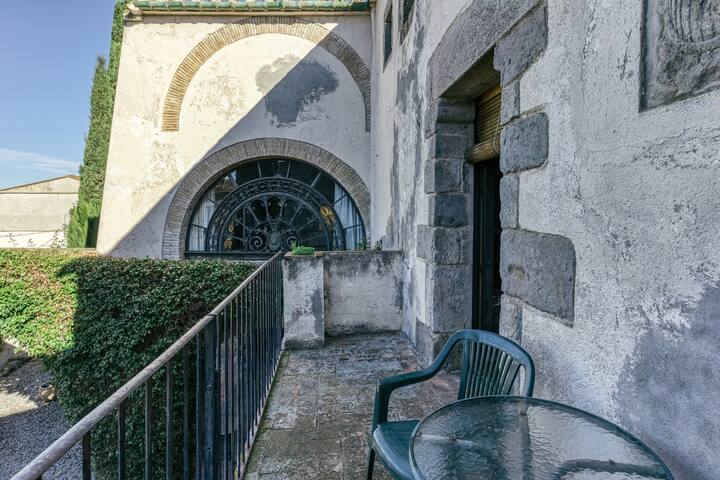 Apartaments Can Gibert – Muralla gallery image 4