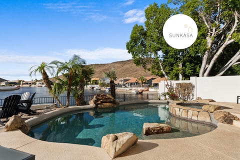 Lux Getaway w/ Boat & Fire Pit | Villa Madera