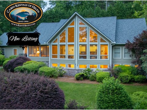 Burton Bliss -Lake Burton, Fantastic Boathouse