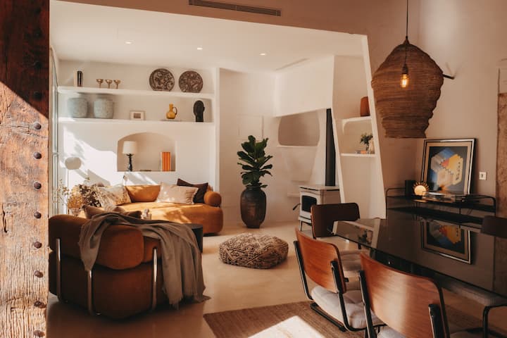 An Artful Townhouse With Mallorcan Soul - Santanyí