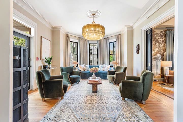 The Royce on Pelham - Luxury Family Estate