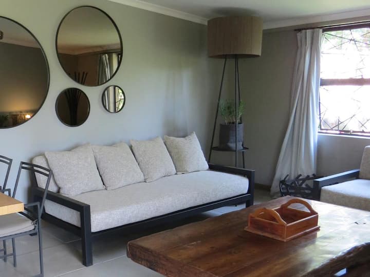 Luxury Olive Cottage - Lanseria