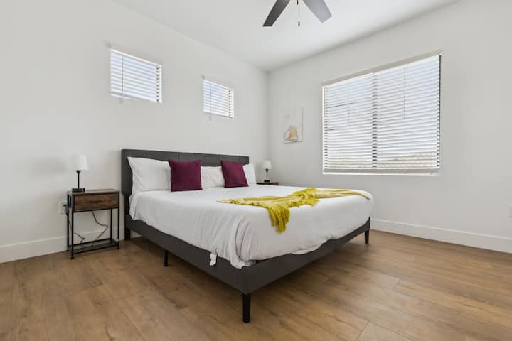 Cozysuites Glendale By The Stadium With Pool! 24 - Glendale, AZ