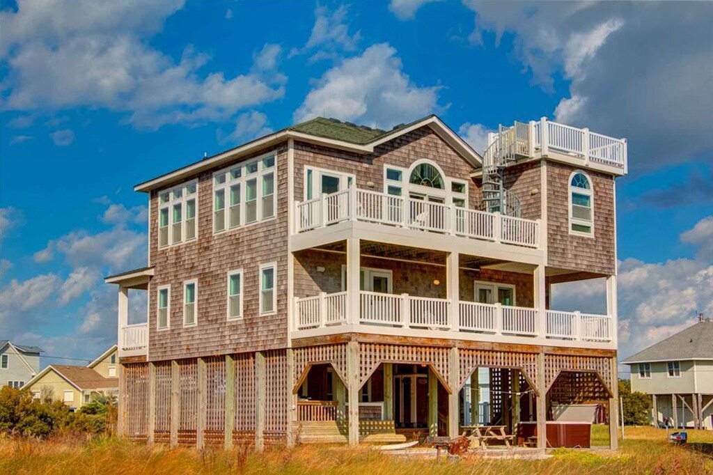 Frisco Getaway | Canal Views & Hot Tub