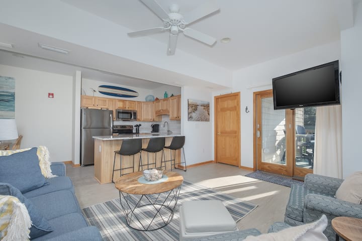 Kill Devil Hills Beach Condo W/ Pool Access - Kill Devil Hills, NC
