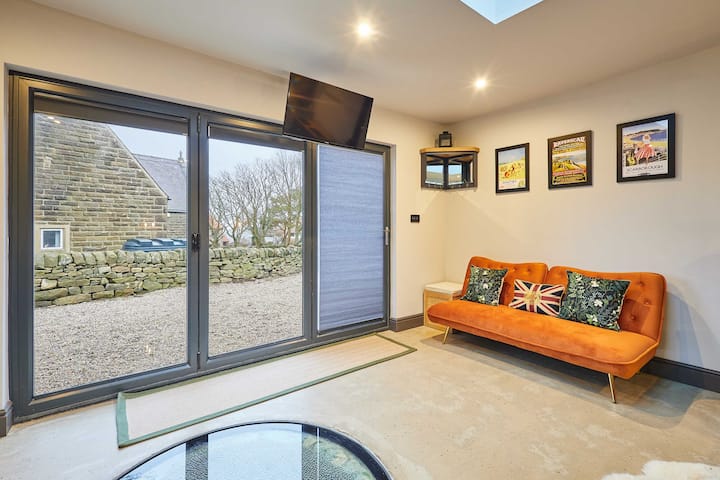 The Churchside Well, Ravenscar – hostiteľ a pobyt