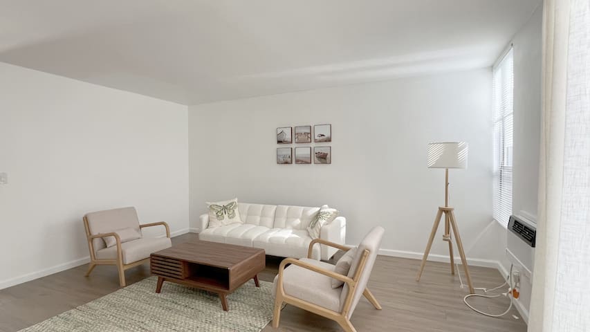 Seaside Escape Near Santa Monica