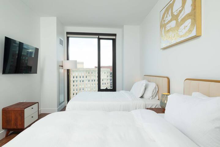 Back-Bay Lux Central 2BR Condo with Rooftop and Pa gallery image 4