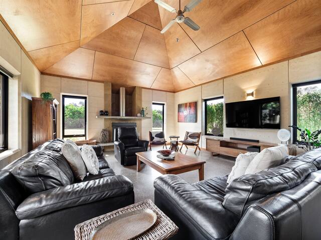 La Dimora—Tranquil Retreat Where Bush Meets Beach gallery image 2