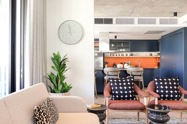 Nautical Penthouse Apartment – Rooftop Pool gallery image 5