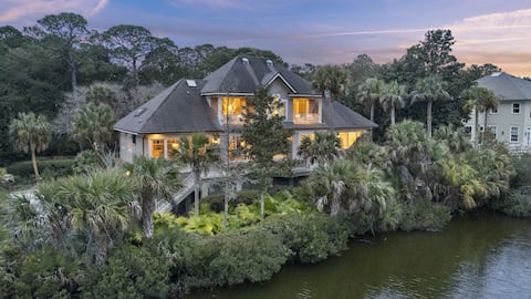 New Flyway Drive Listing! Steps to beach, PondView