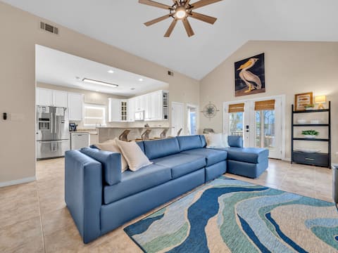 Top performing Airbnb: Charming Destin Home | Yard, Pool & Beach Access in Destin