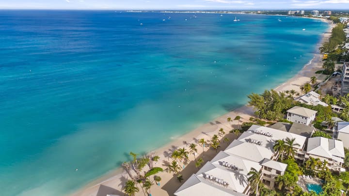 Lux 7 Mile Beach 3-bedroom Condo with Pool, Hot Tub + Tennis