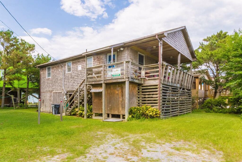 Dog-Friendly Avon Cottage Near the Beach