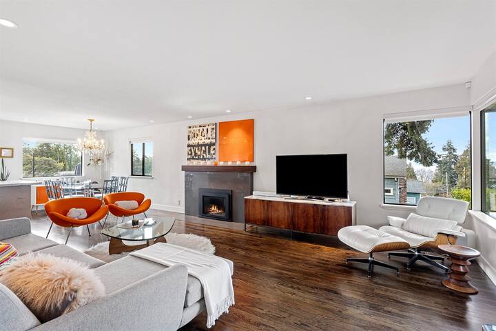 Serene Mid-Century Escape –Sauna + Stunning Spaces gallery image 2