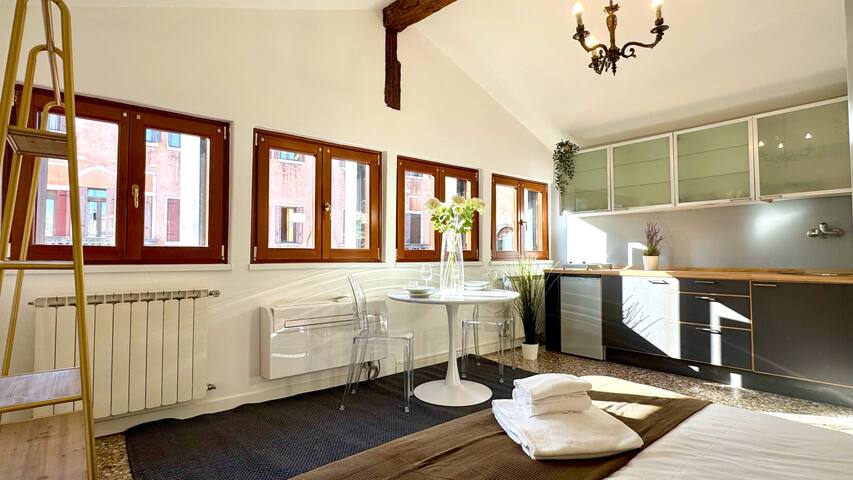 Residence Surian Canal View gallery image 3