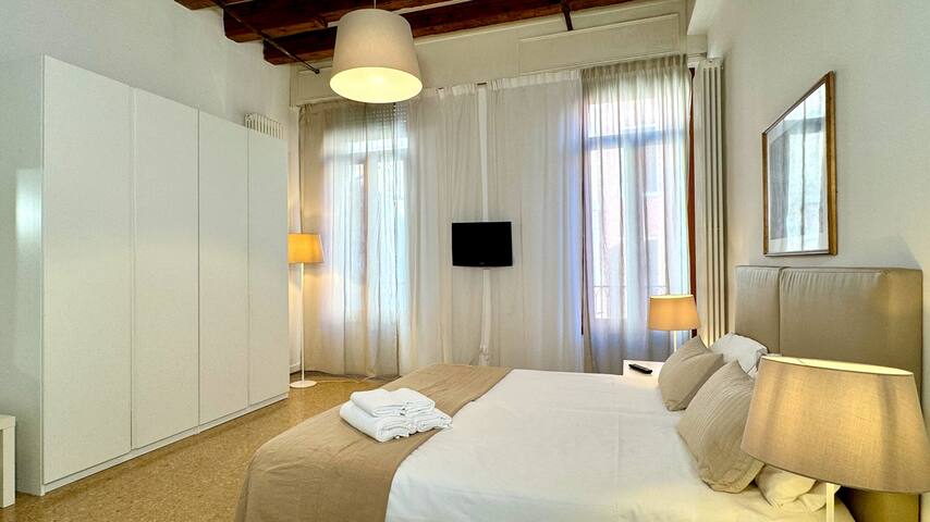 Residence Surian Canal View gallery image 4