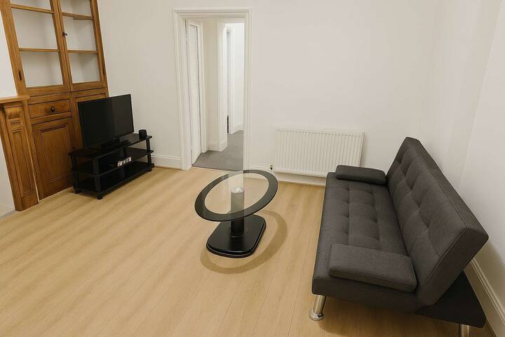 Comfy 3-Bed Home in Redfield – Near City Centre