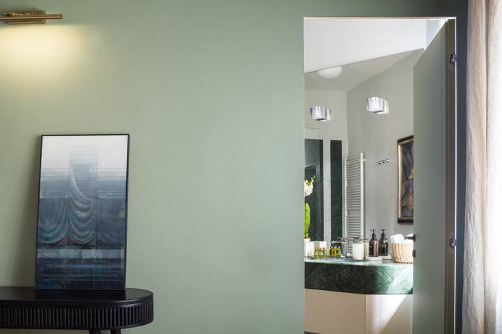 Cadamosto Art Penthouse with Terrace R&r gallery image 4