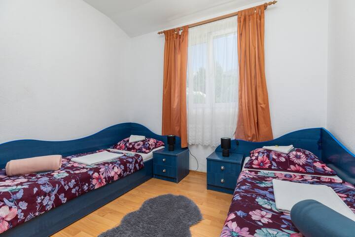2. spavaća soba, površina: 12 m²