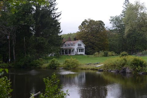 Crossbridge: Vintage Charm + Unique Character.