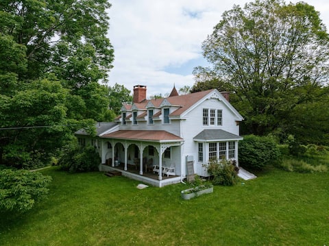 Crossbridge: Vintage Charm + Unique Character