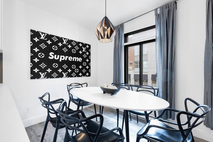 LiV MTL Urban-2 | Spacious 2BR Deluxe Downtown MTL gallery image 3