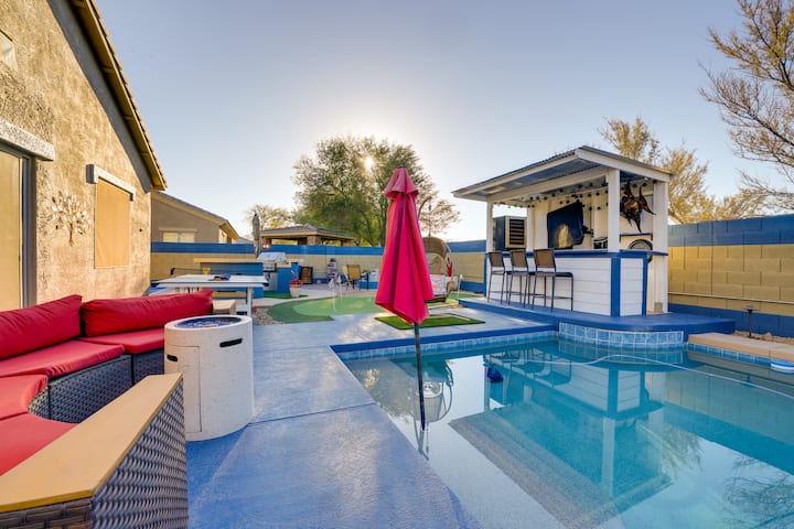 Putting Green & Hot Tub: Goodyear Retreat! - Goodyear, AZ