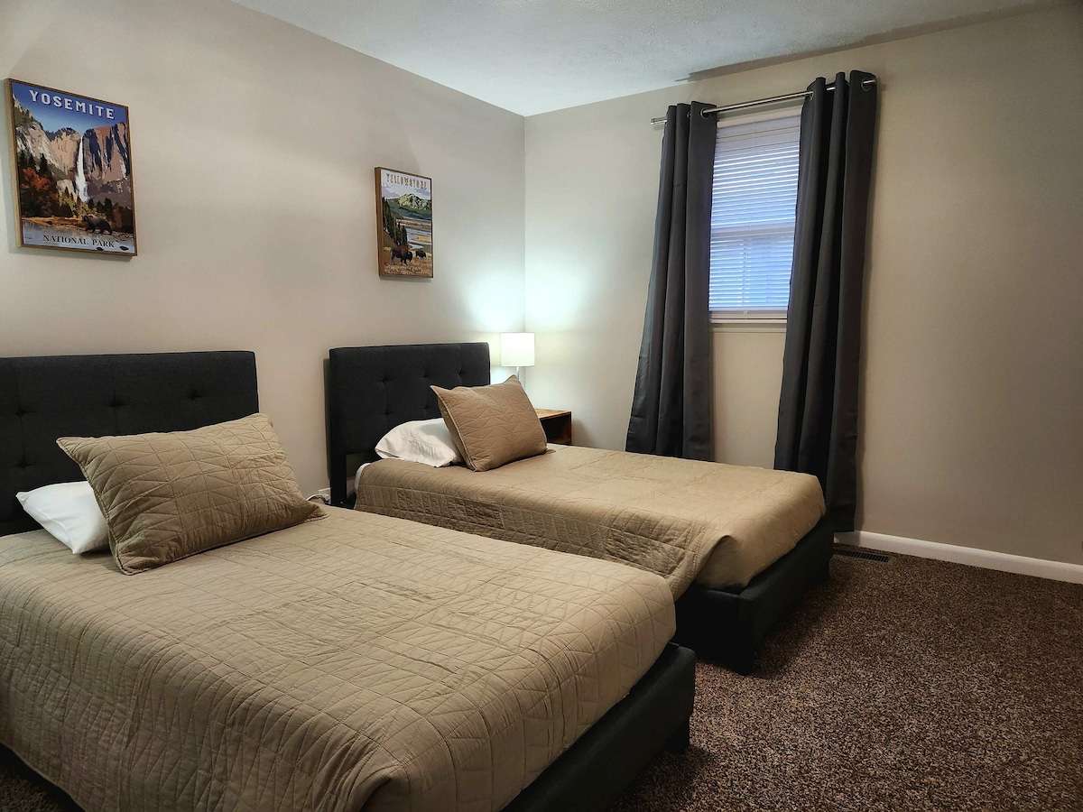 Dhomë gjumi 3 krevate me dy madhësi