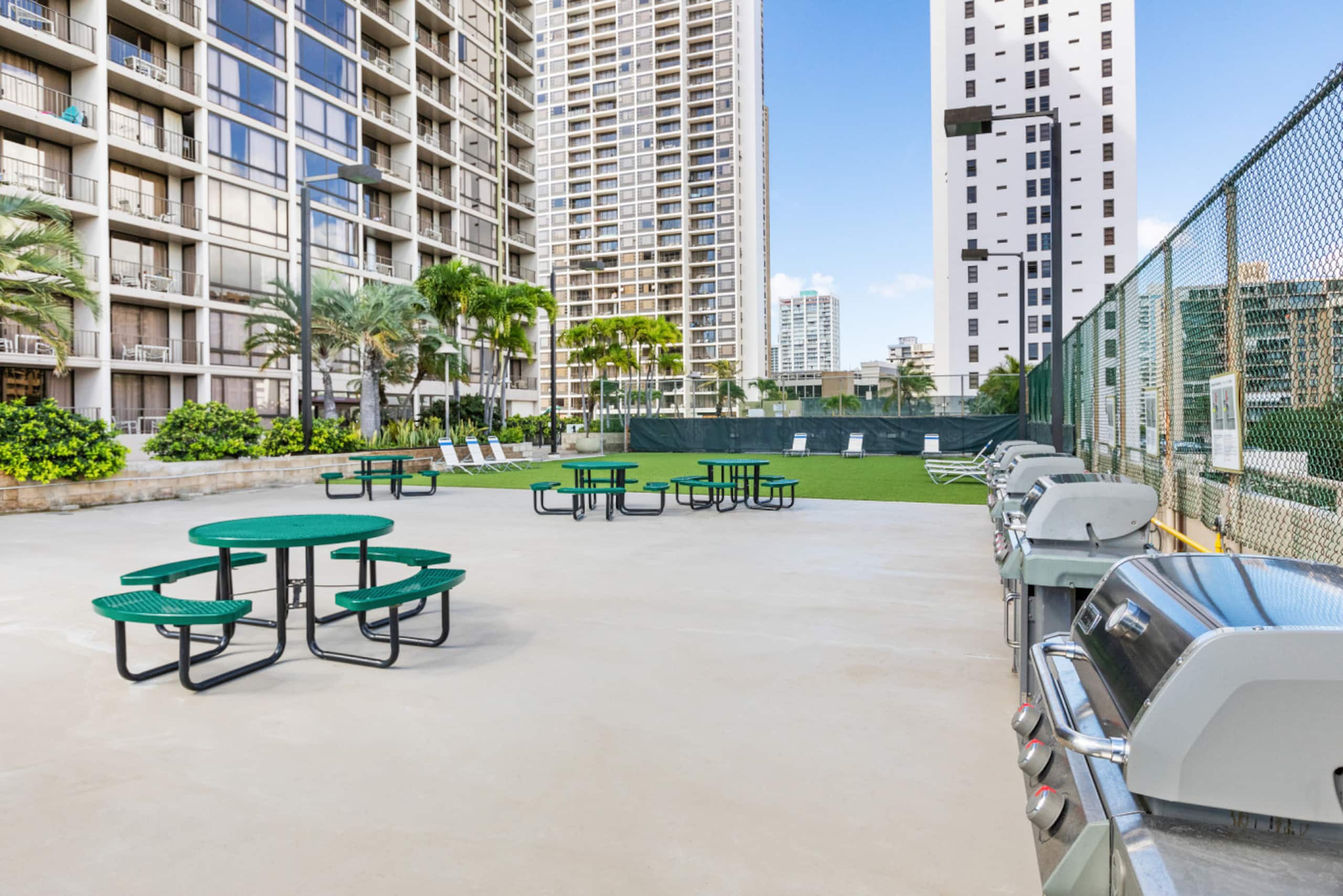 Escape to the Beach in 2 blocks - Image 33