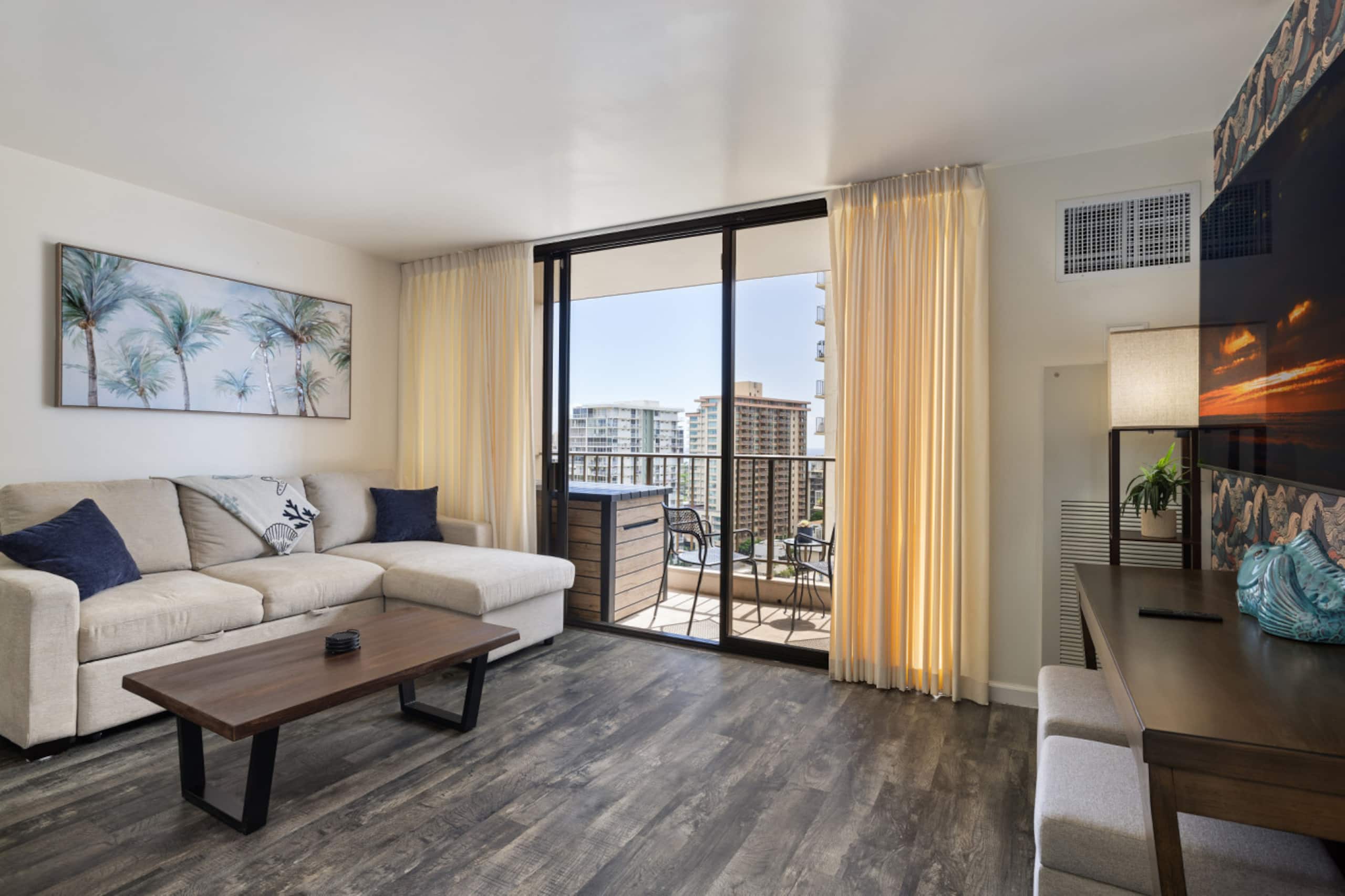 Escape to the Beach in 2 blocks - Image 2
