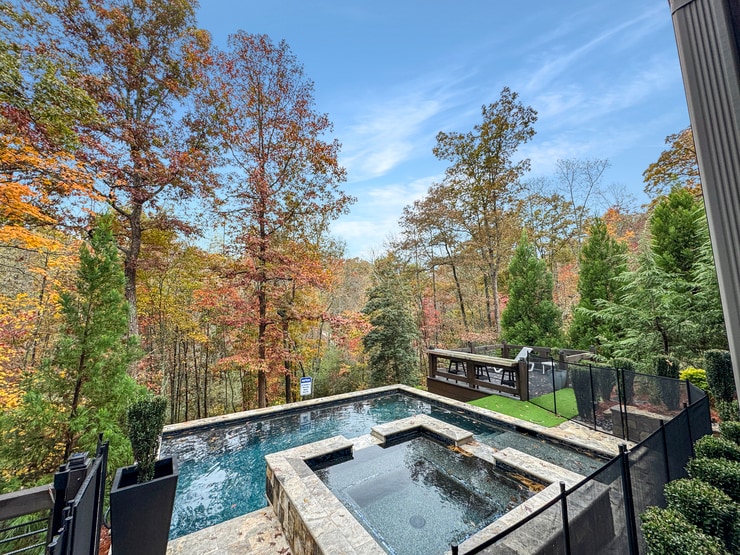 Paradise Found- Pool, Dogs OK, Kings, 5 min to DT - Cabins for