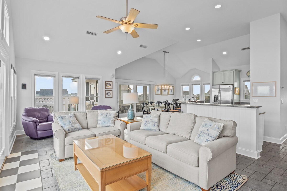 Good Latitude - Semi Ocean Front Home