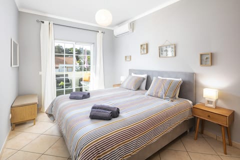 Top Airbnb: Elegant apartment near Carvoeiro beach em União Das Freguesias De Lagoa E Carvoeiro