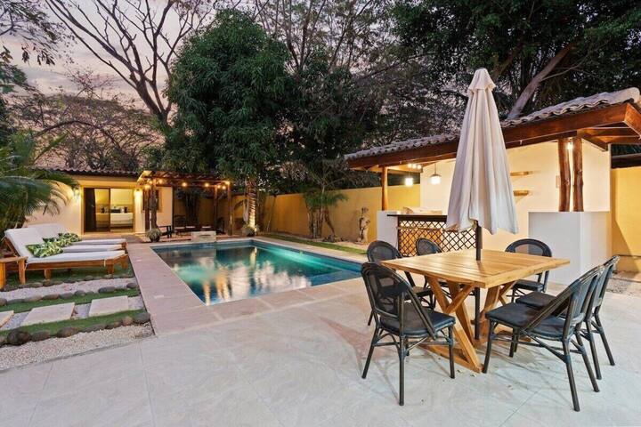 Villa Tropical Luxury 4BDRM Home